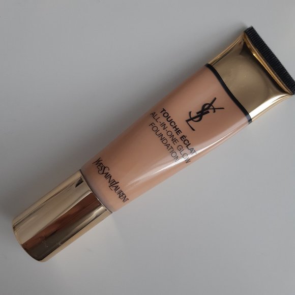 YSL Touche éclat all-in-one glow foundation - Picture 1 of 2